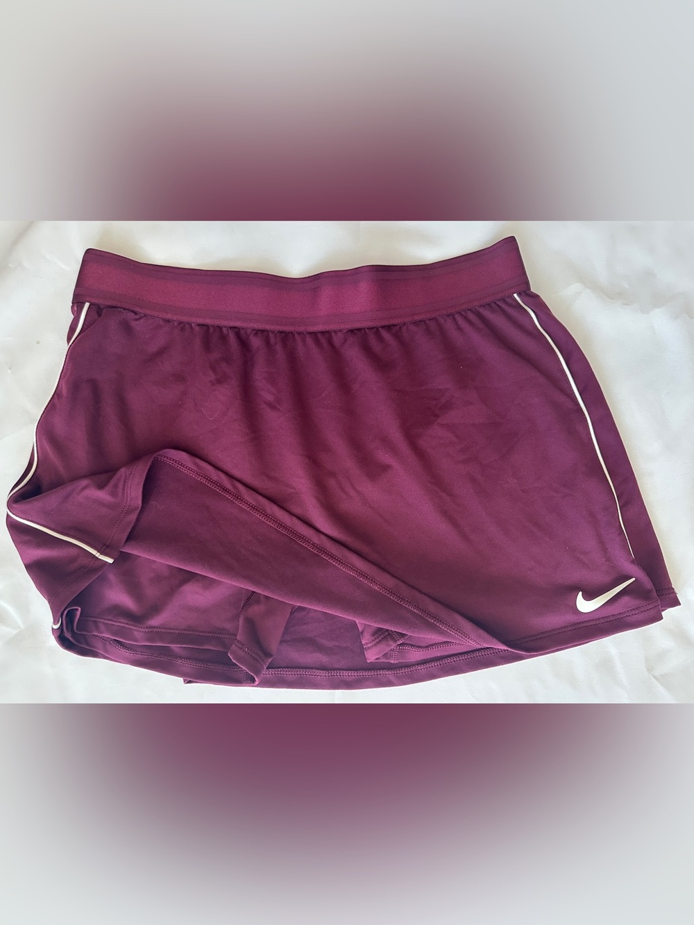 Nike Women’s Athletic skort in maroon